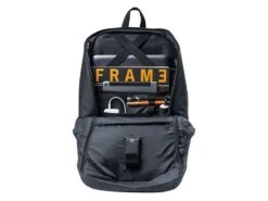 Basil B-Safe Nordlicht Fahrradrucksack -CampMate Verkaufs-Shop 505597 505597 images other basil b safe nordlicht fietsrugzak5 ecommerce