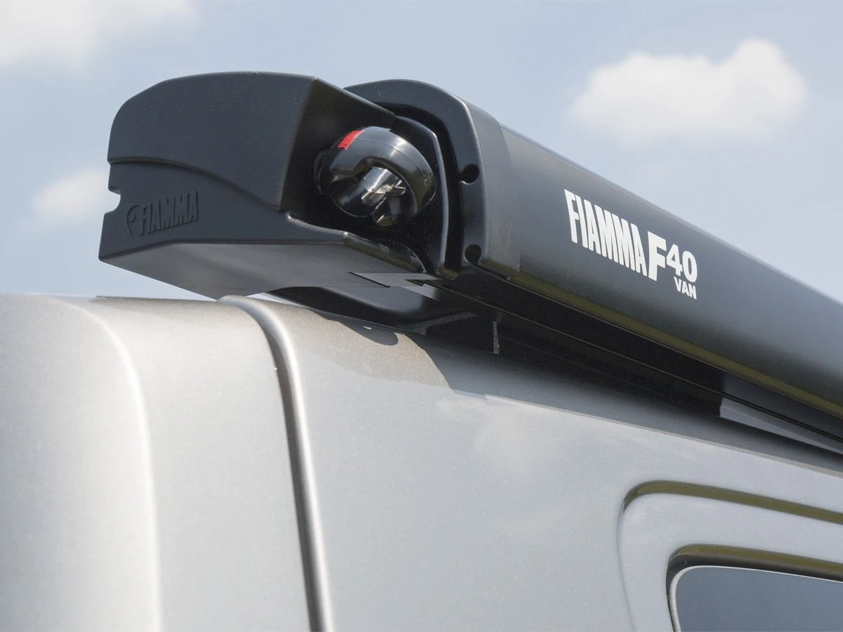 Fiamma F40Van Deep Black Kassettenmarkise 5 Fiamma F40Van Deep Black Kassettenmarkise – Bild 5