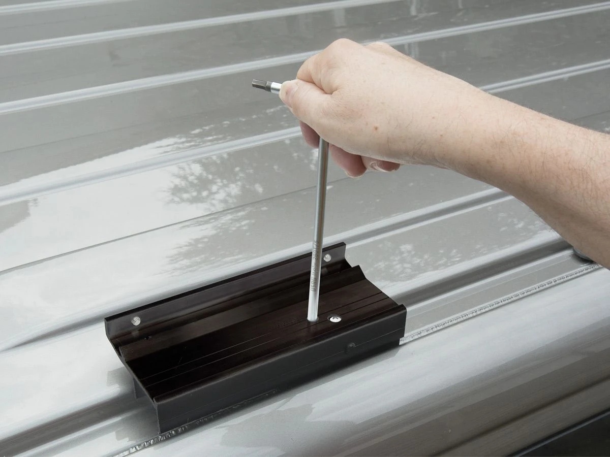 Fiamma F40Van Deep Black Kassettenmarkise 8 Fiamma F40Van Deep Black Kassettenmarkise – Bild 8